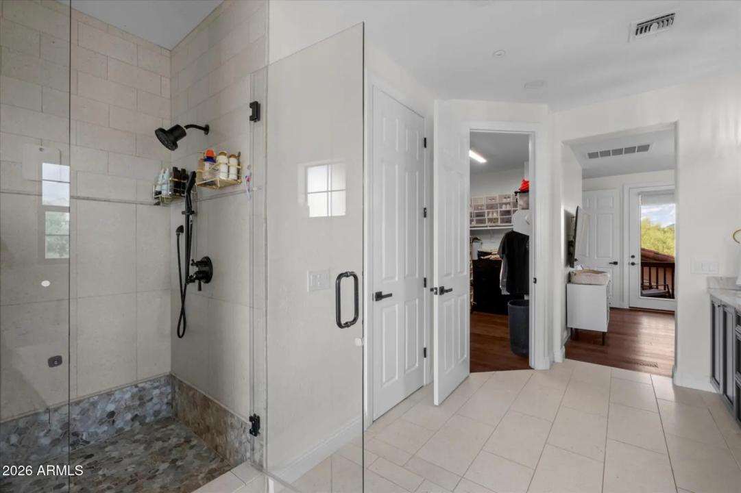 Real Estate Picture 17