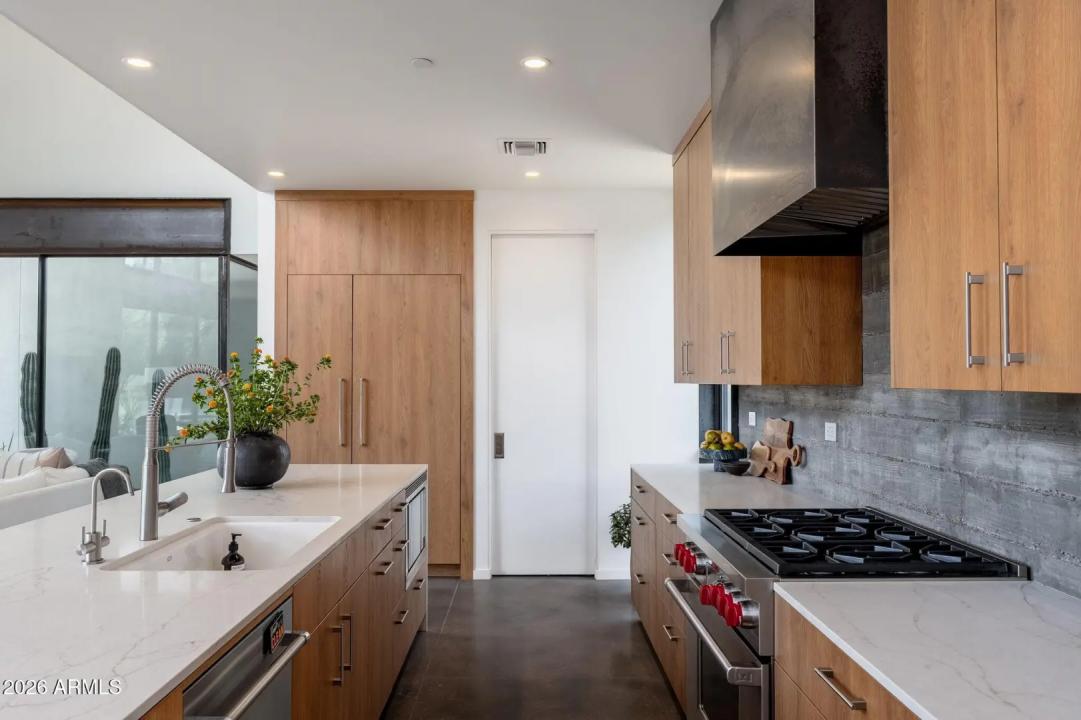 Real Estate Picture 37
