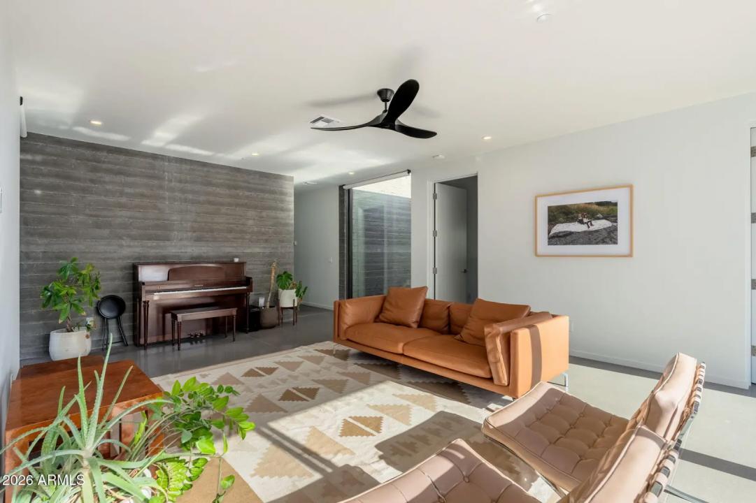 Real Estate Picture 42