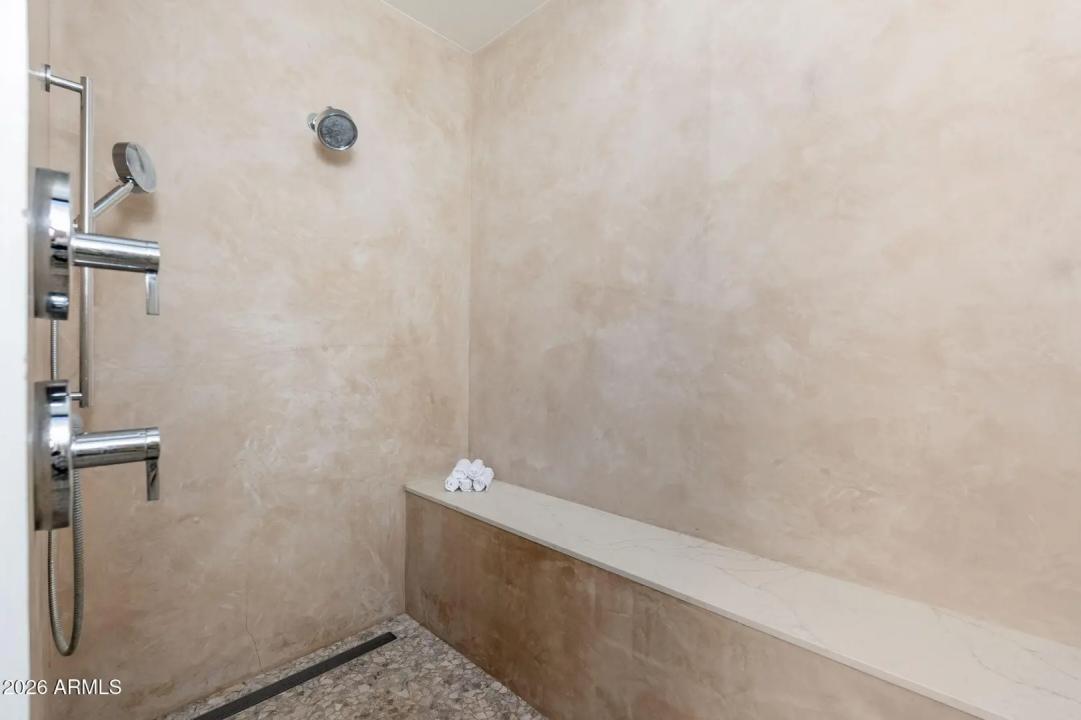 Real Estate Picture 43