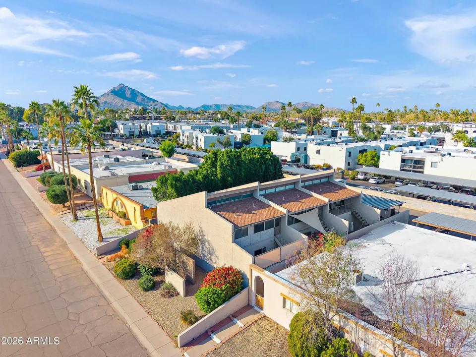Real Estate Picture 24