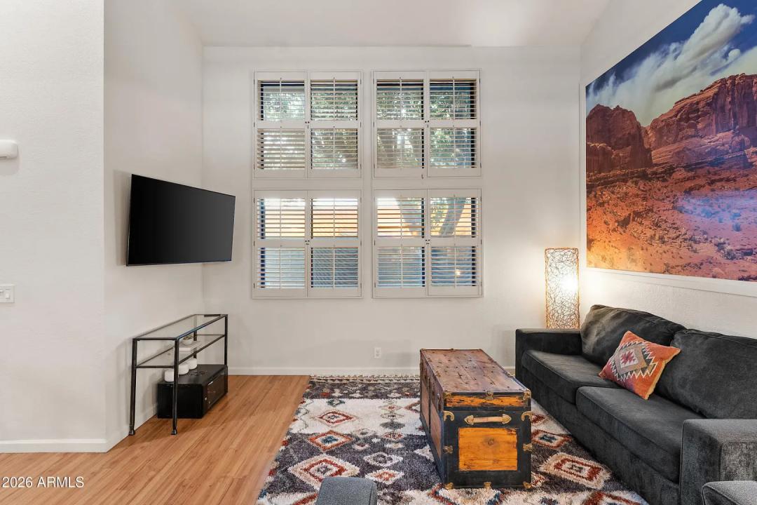 Real Estate Picture 5