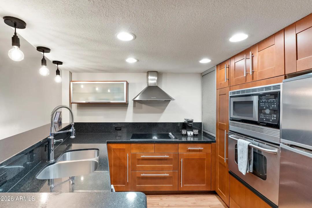 Real Estate Picture 7