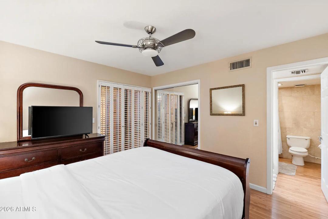 Real Estate Picture 11