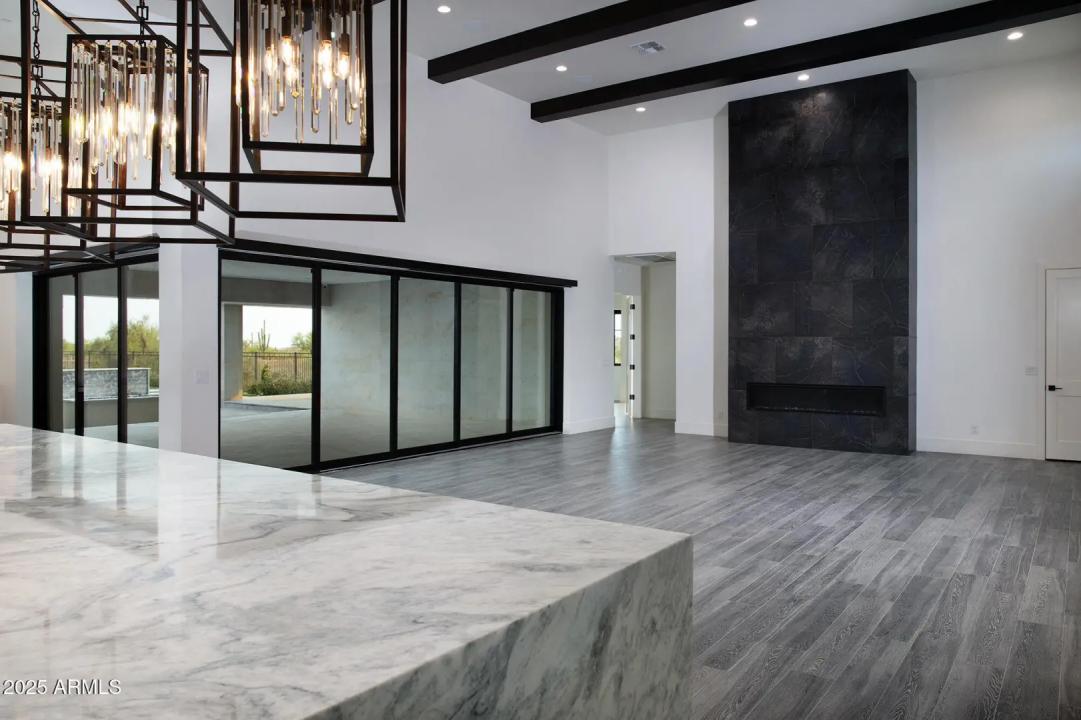 Real Estate Picture 5