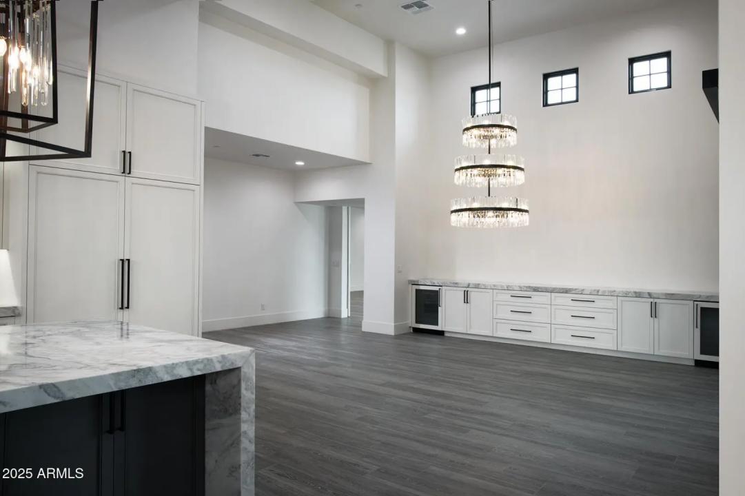 Real Estate Picture 8