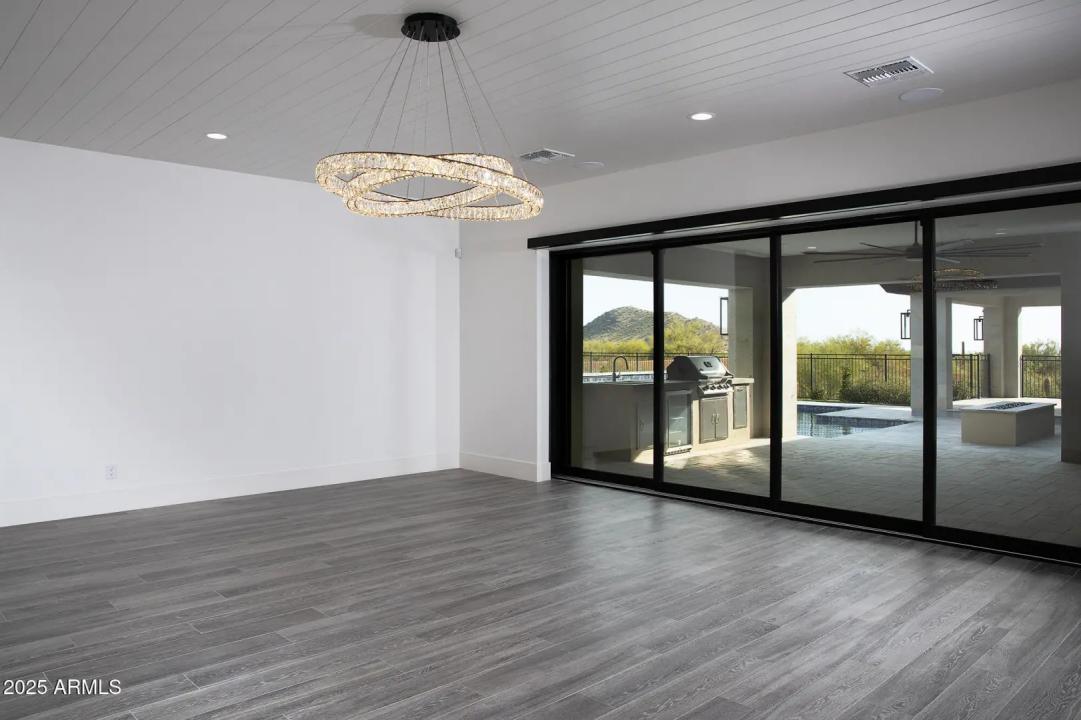 Real Estate Picture 13