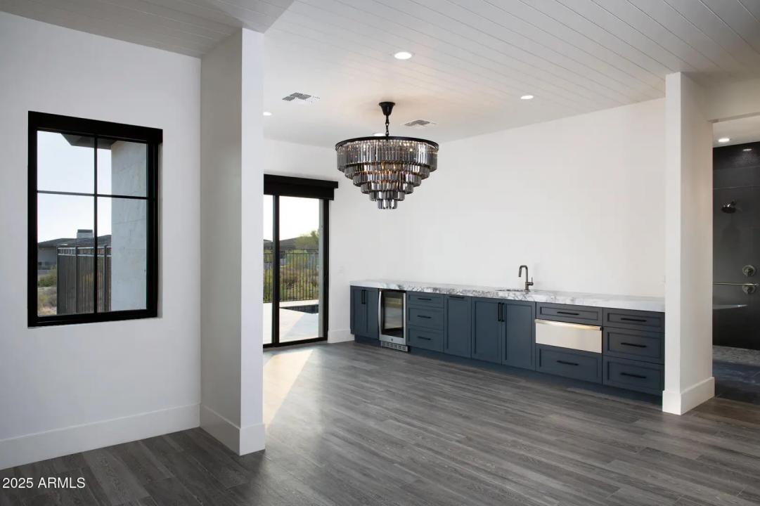 Real Estate Picture 16