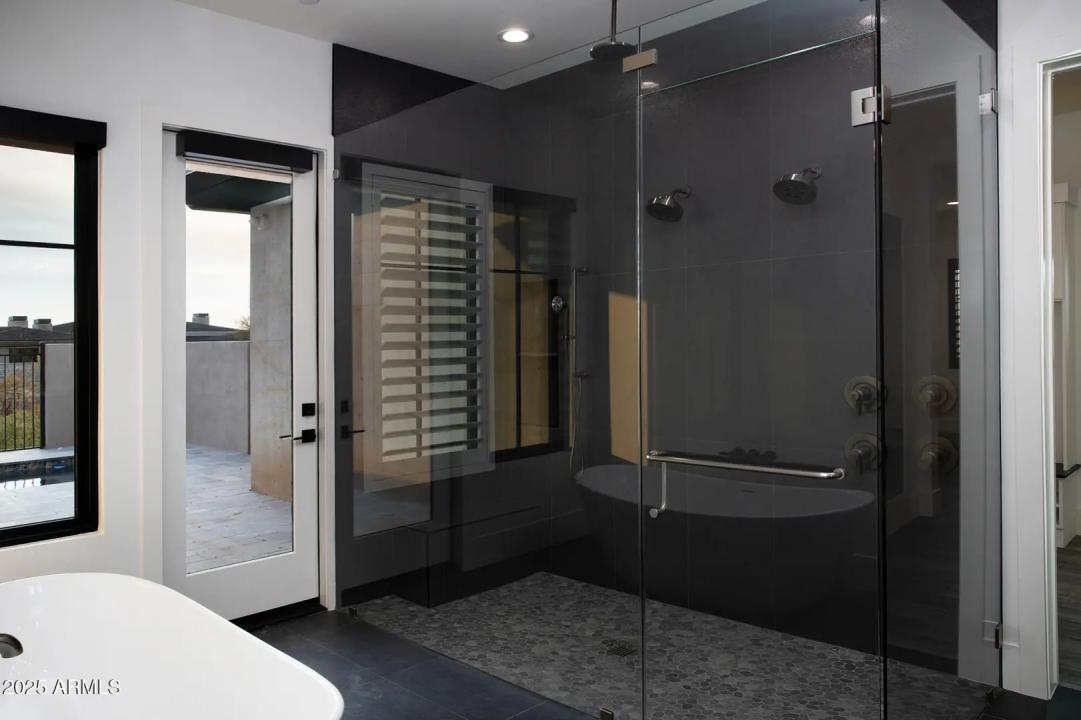 Real Estate Picture 18