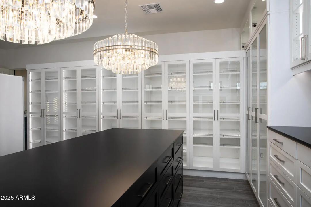 Real Estate Picture 20