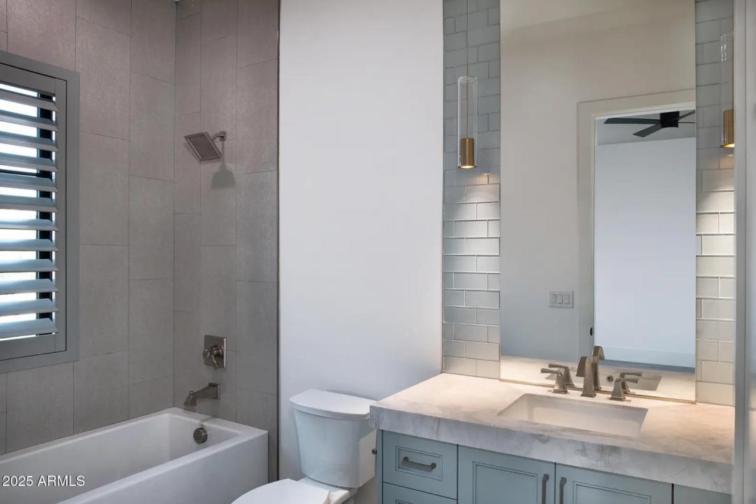 Real Estate Picture 24