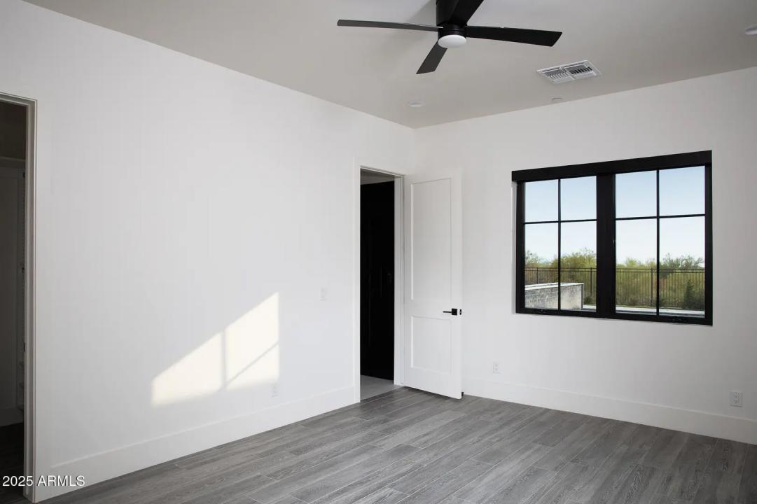Real Estate Picture 25