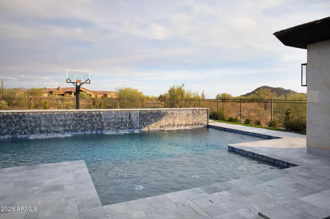 Real Estate Picture 33