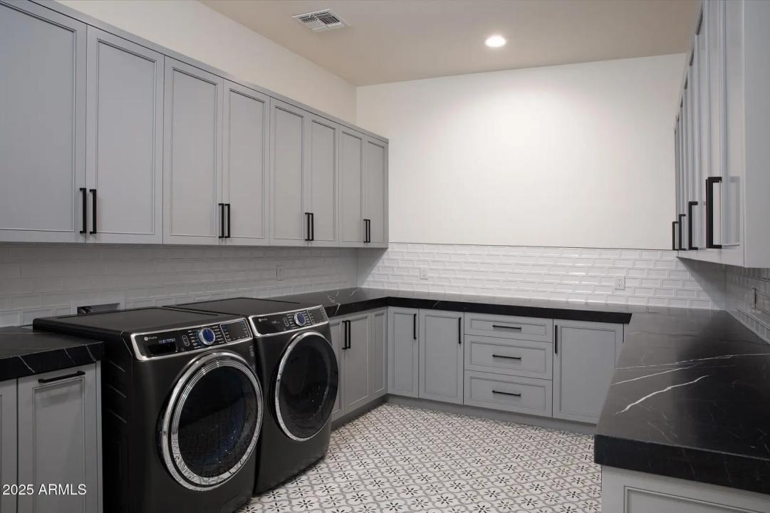 Real Estate Picture 39