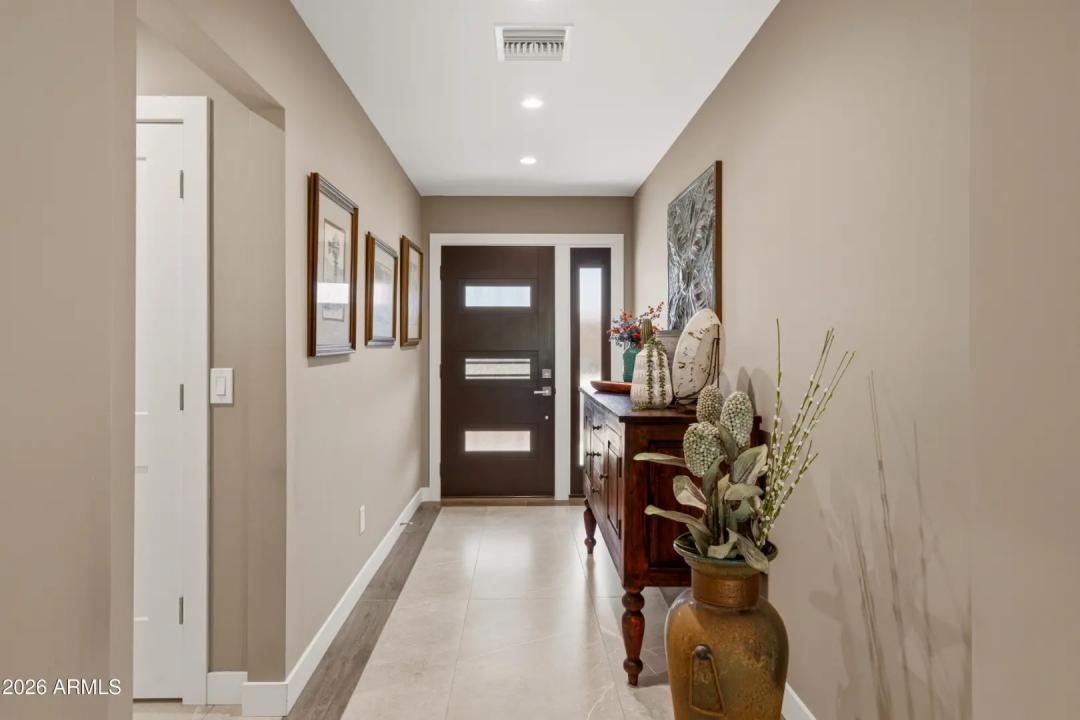 Real Estate Picture 4