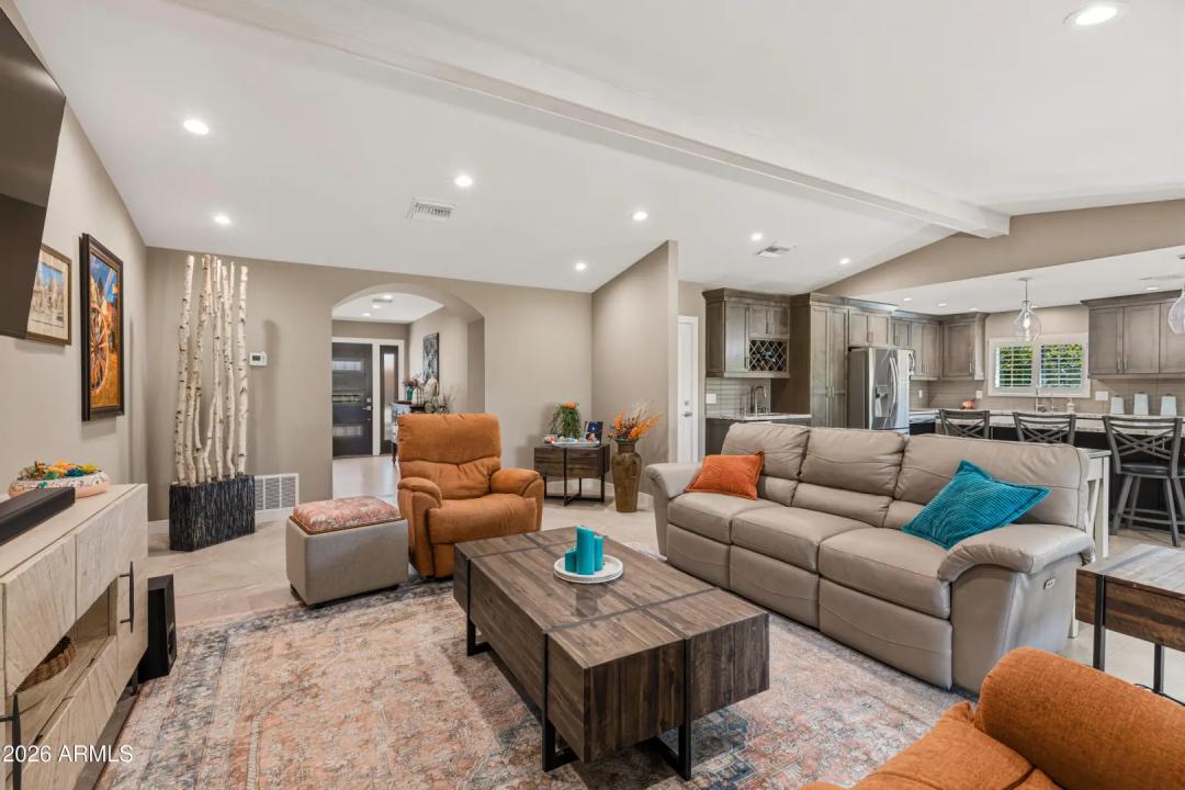 Real Estate Picture 8