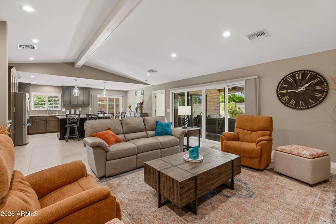 Real Estate Picture 9