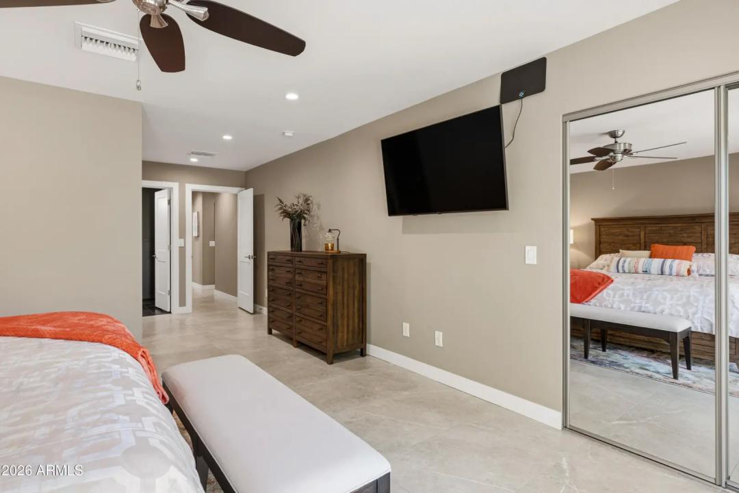 Real Estate Picture 18