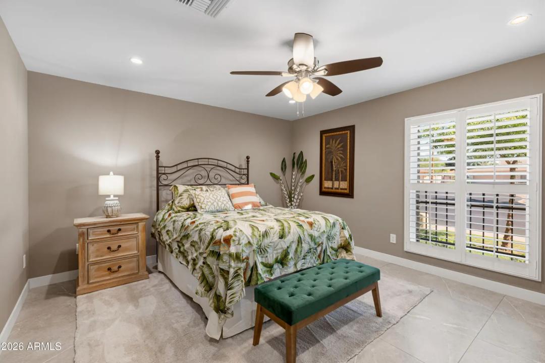 Real Estate Picture 23