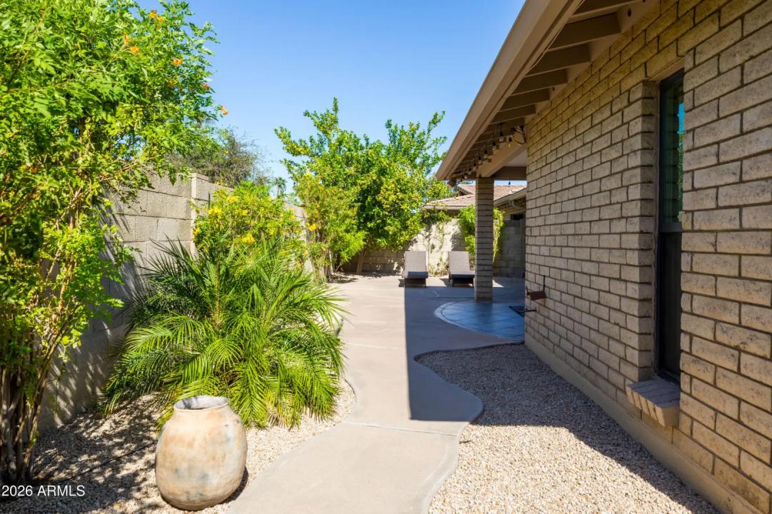 Real Estate Picture 36
