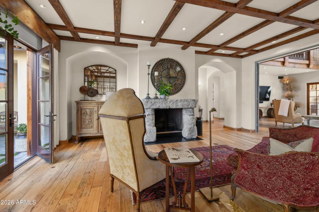 Real Estate Picture 8