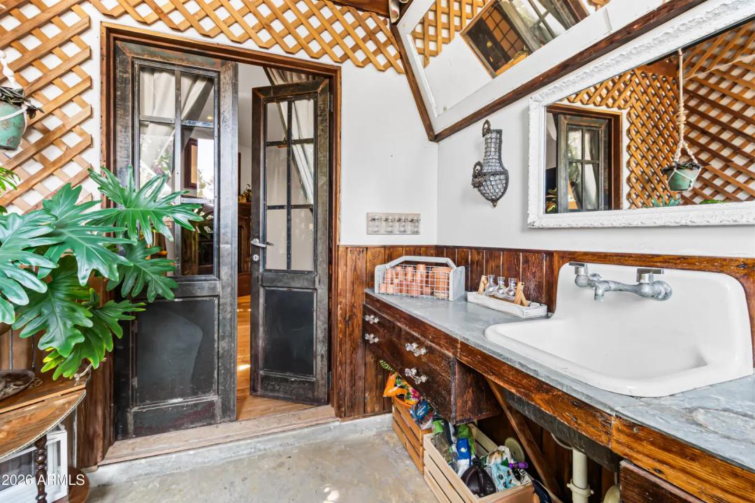 Real Estate Picture 32