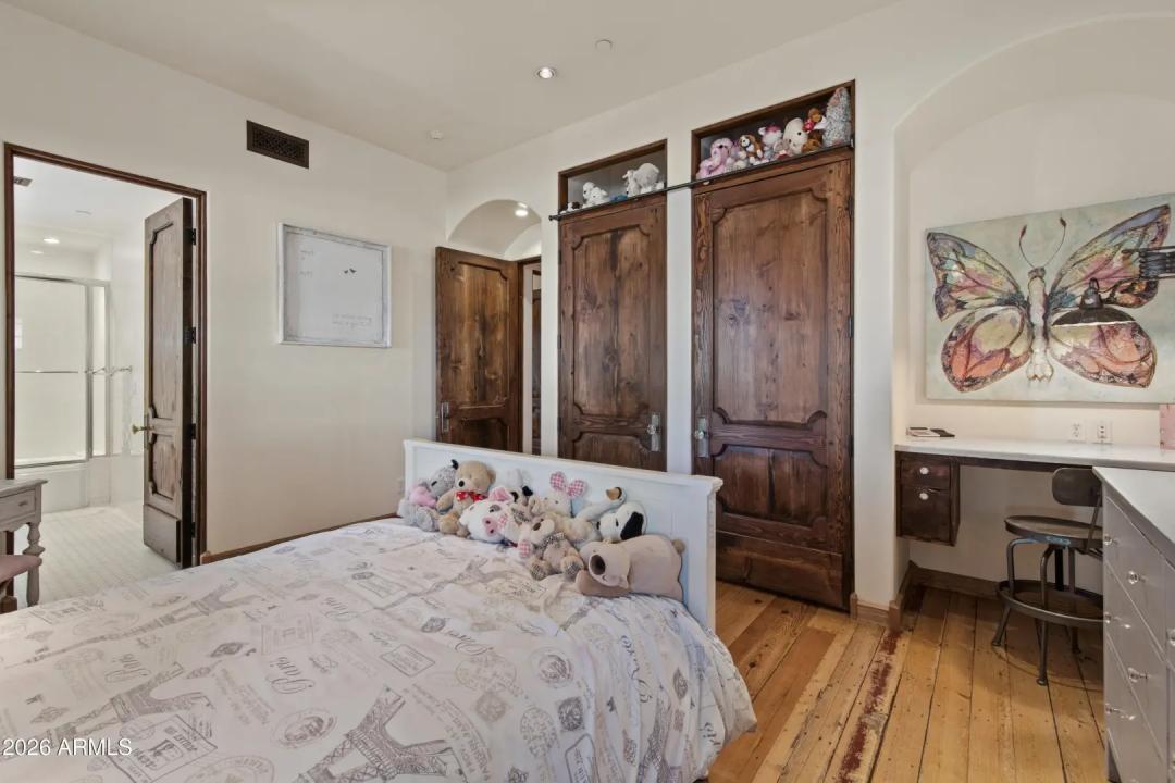 Real Estate Picture 36