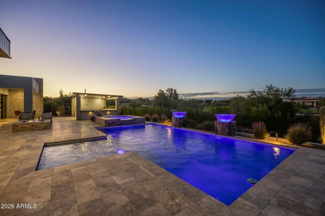 Real Estate Picture 5