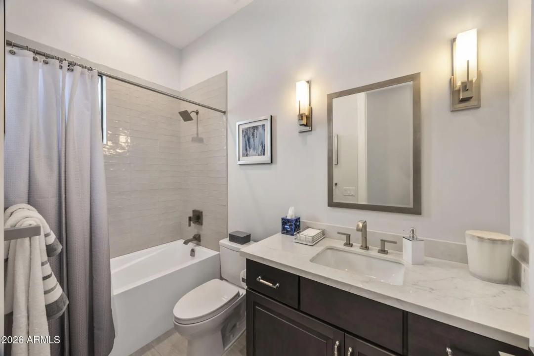 Real Estate Picture 37