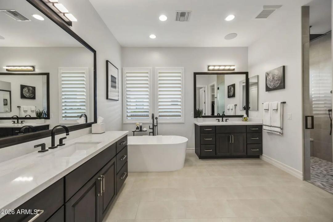 Real Estate Picture 32