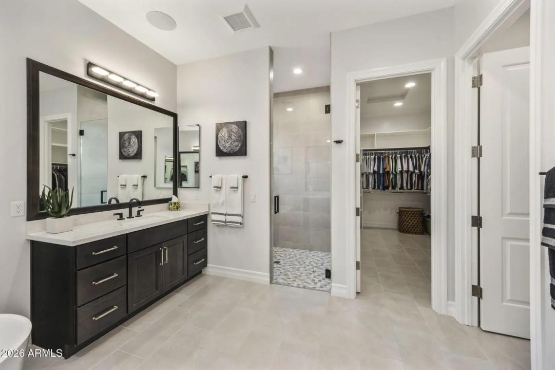 Real Estate Picture 30