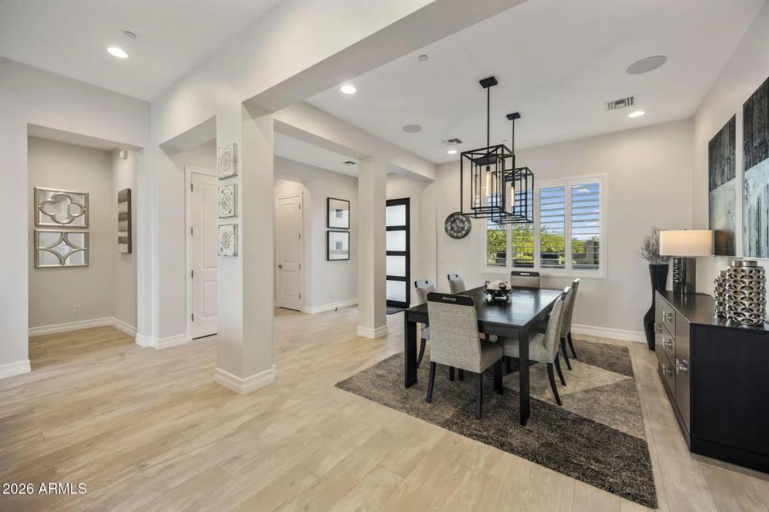 Real Estate Picture 12