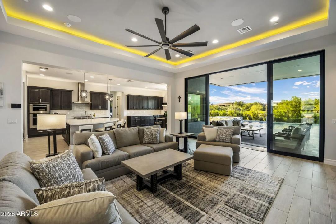 Real Estate Picture 16