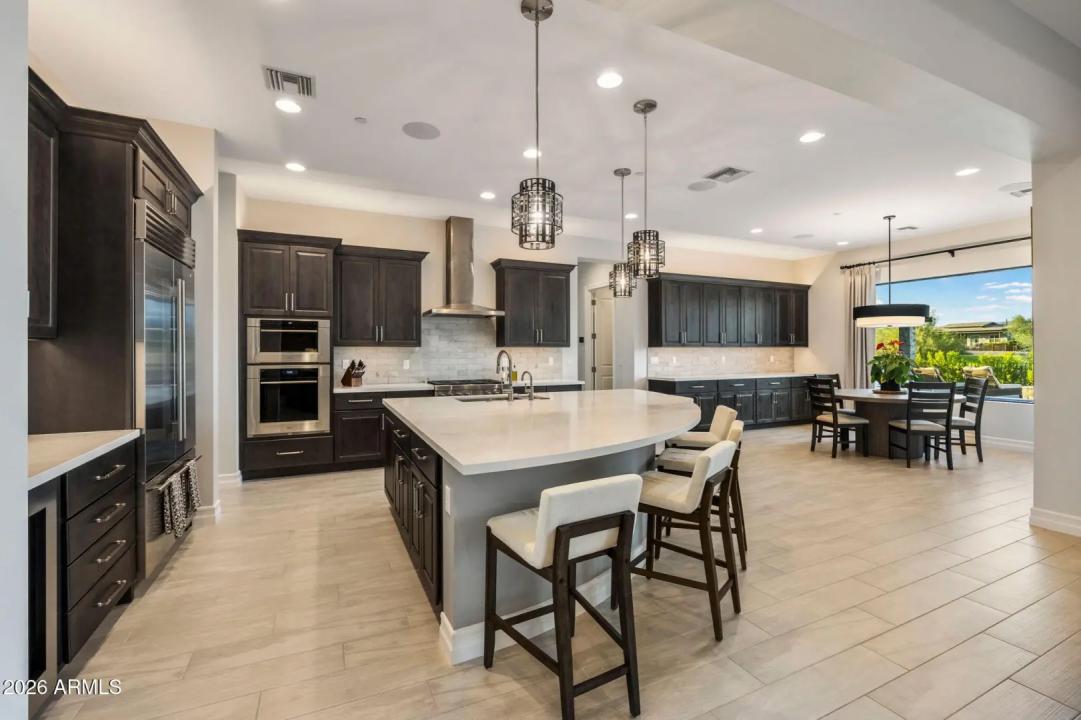 Real Estate Picture 17