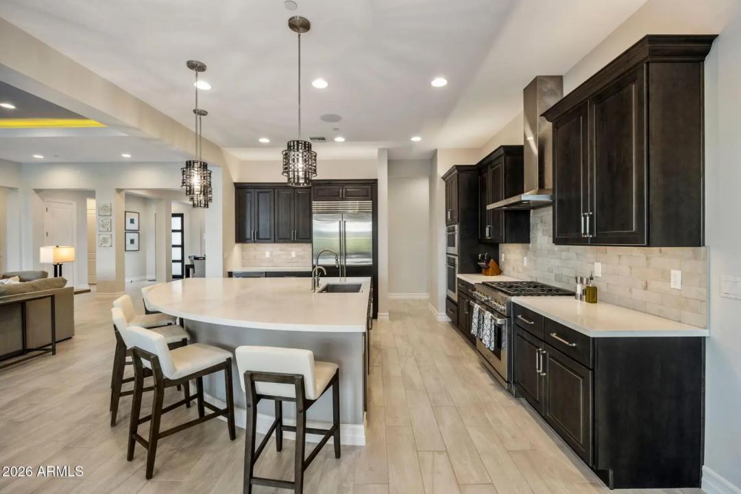 Real Estate Picture 18