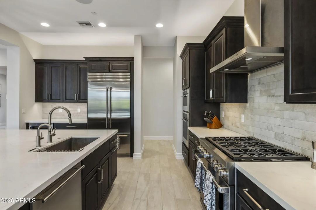 Real Estate Picture 22
