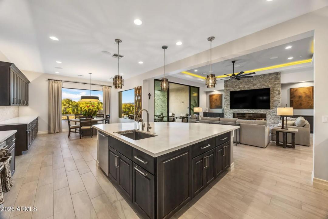 Real Estate Picture 23