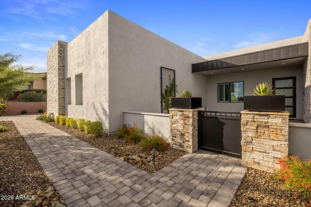 Real Estate Picture 10