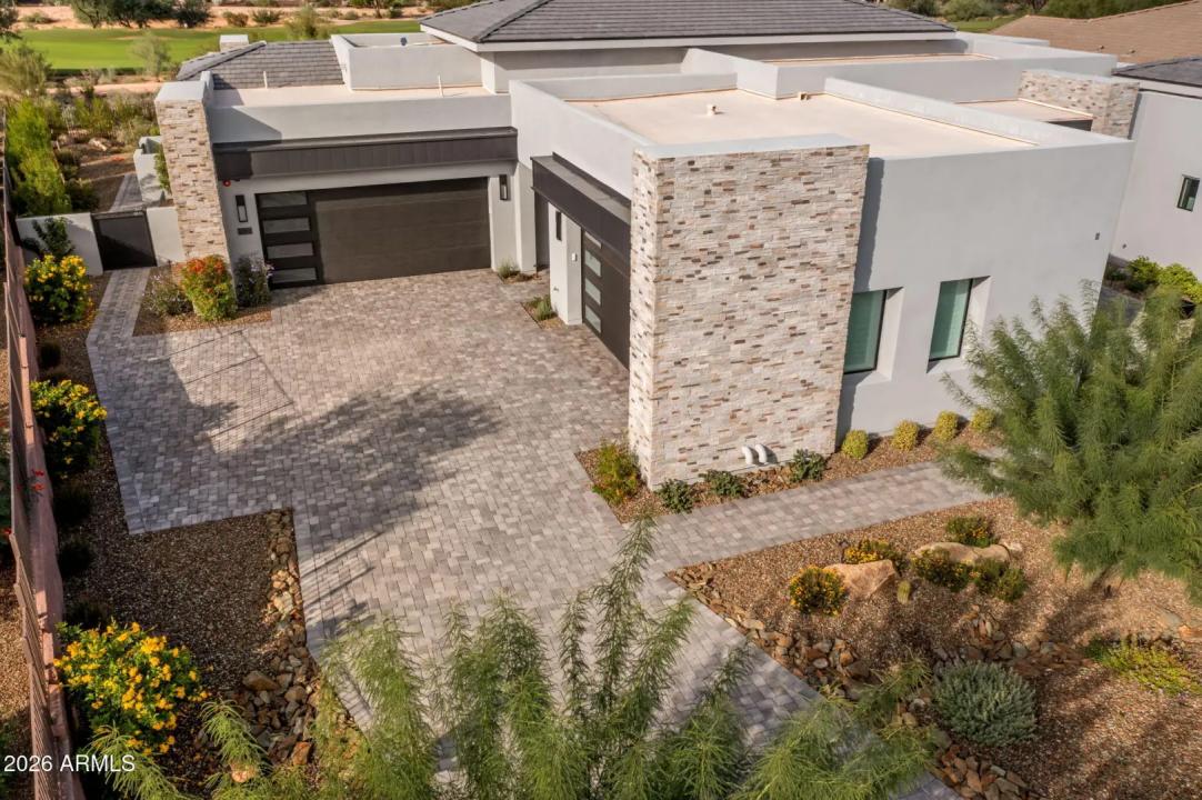 Real Estate Picture 9