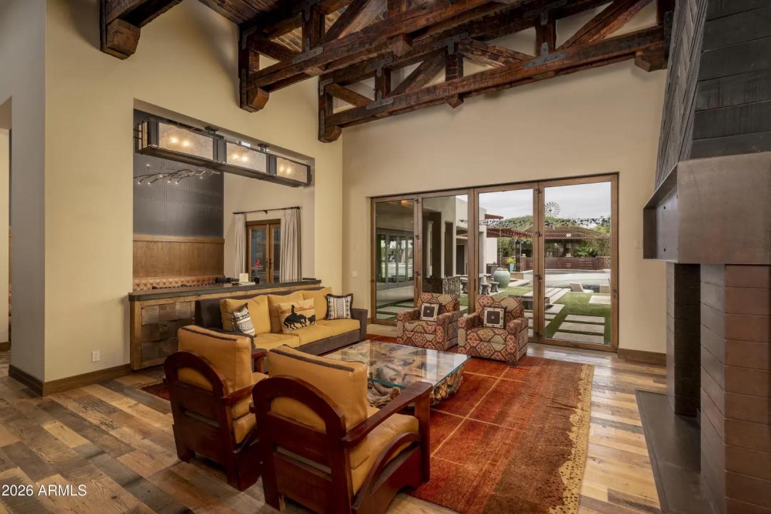 Real Estate Picture 6