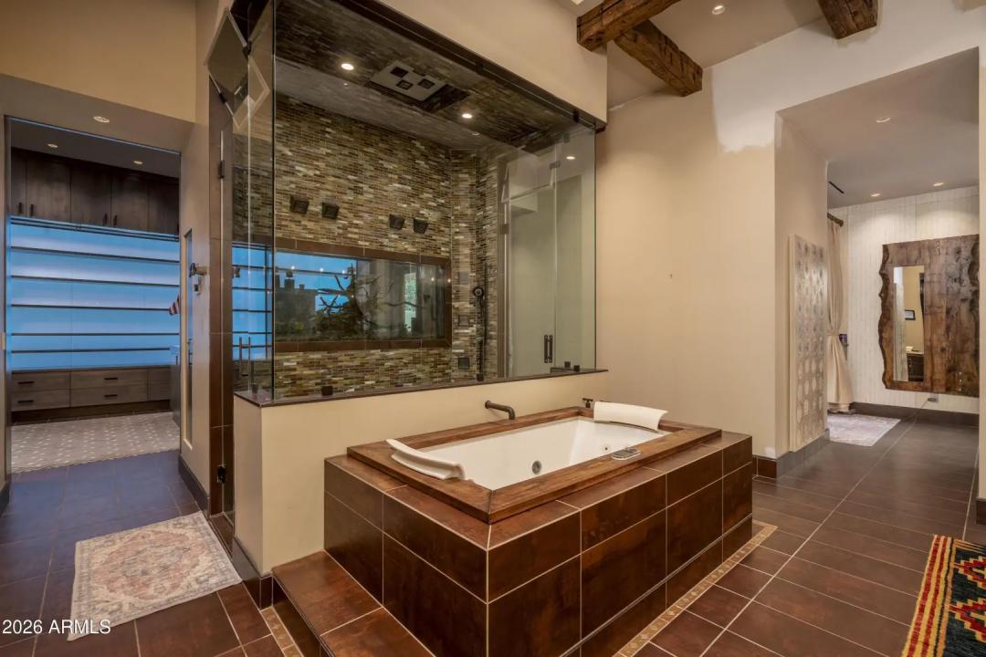 Real Estate Picture 16