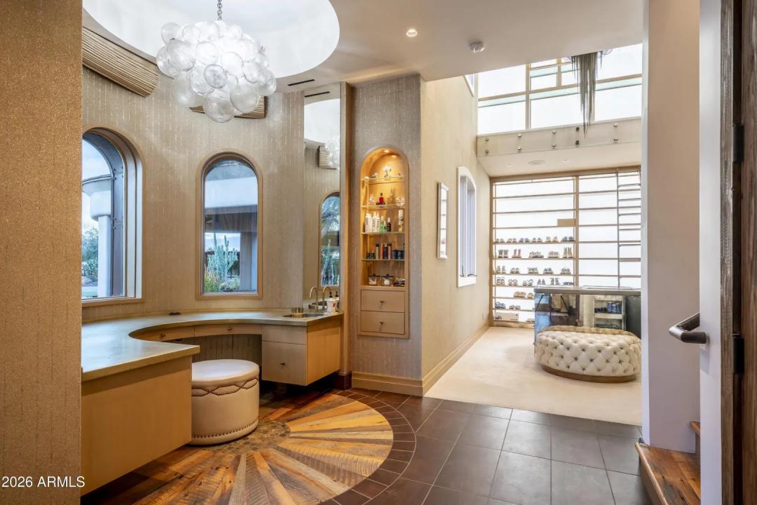 Real Estate Picture 17