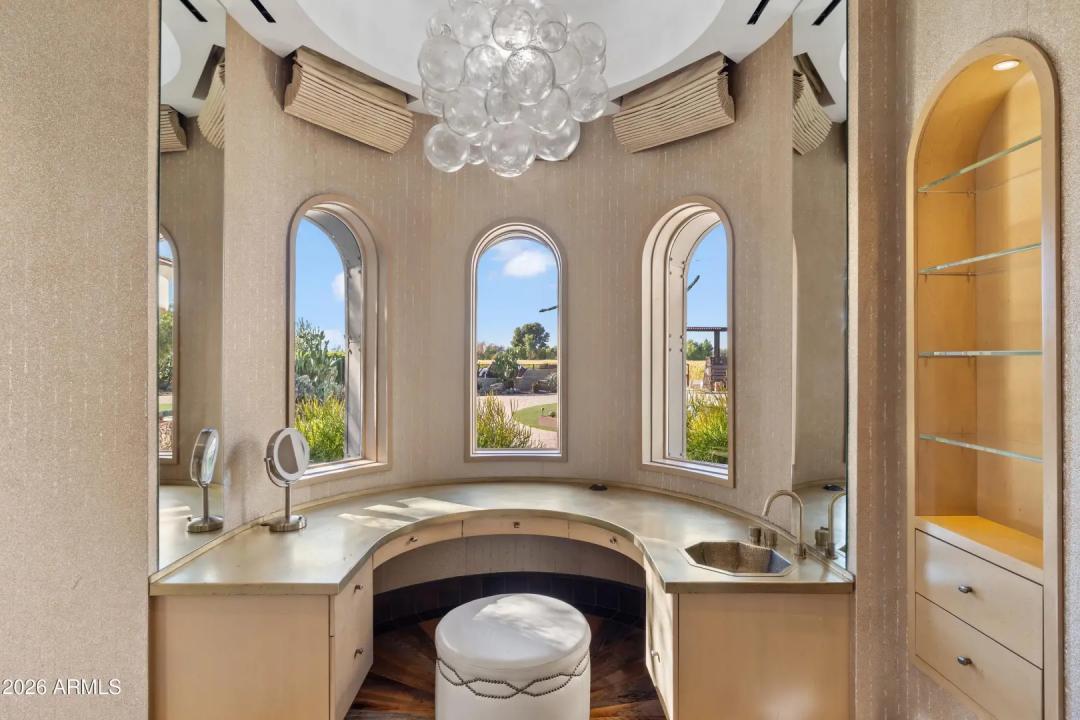Real Estate Picture 18
