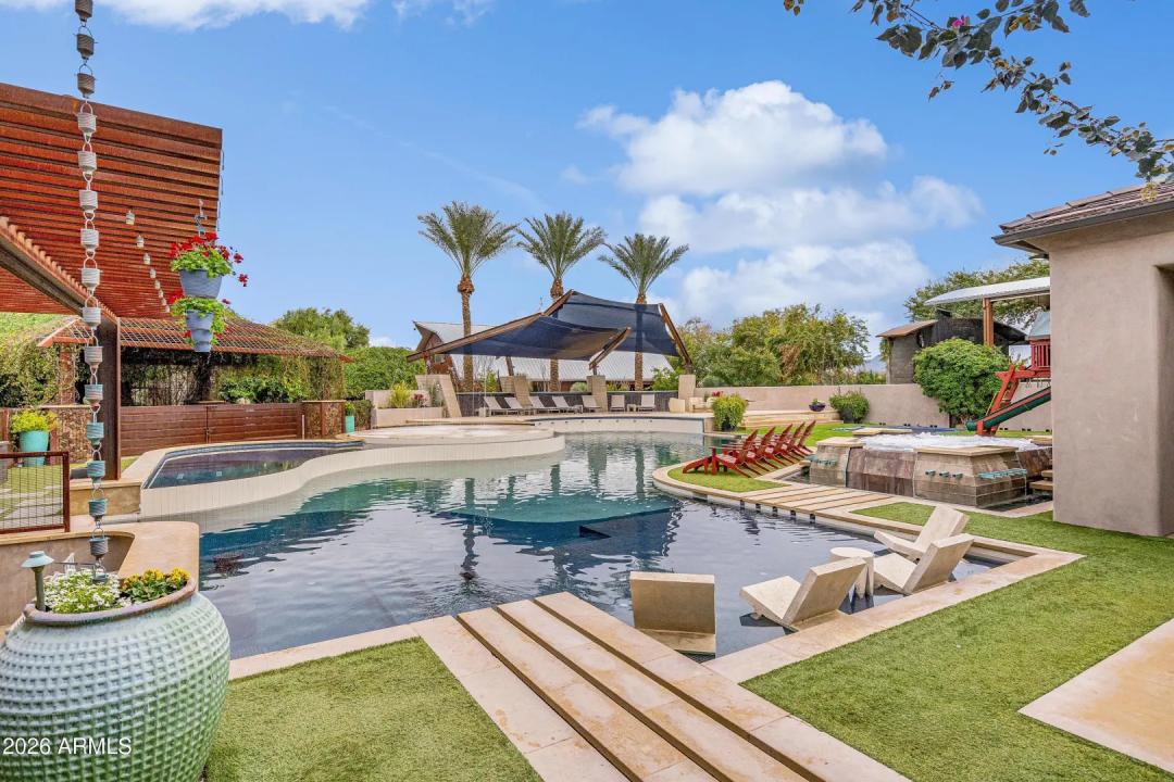 Real Estate Picture 24