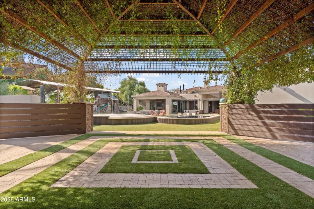 Real Estate Picture 29