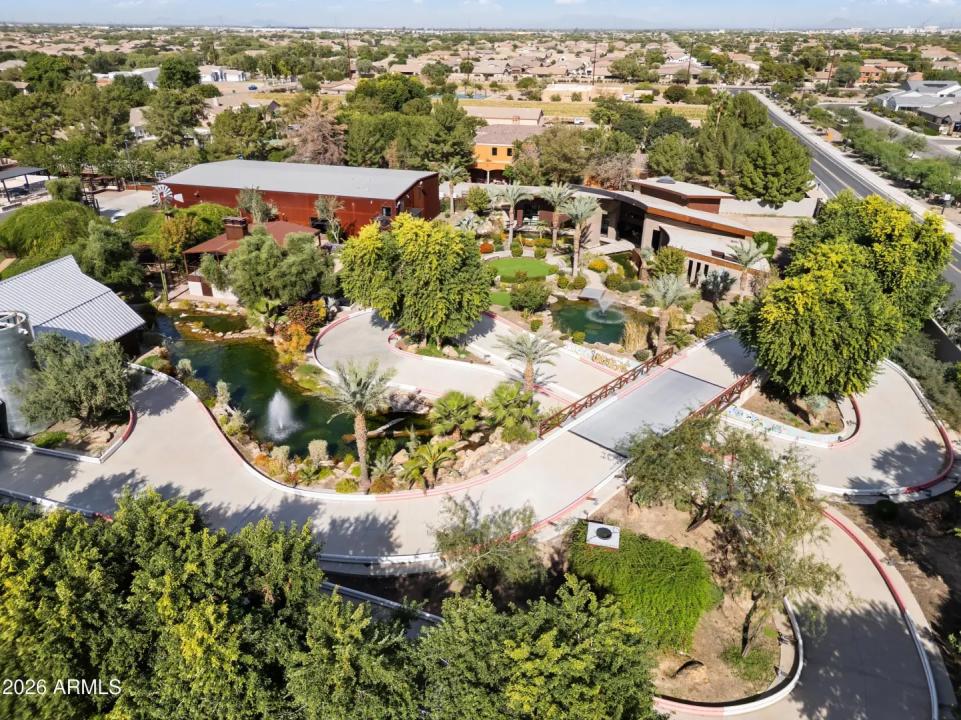 Real Estate Picture 36