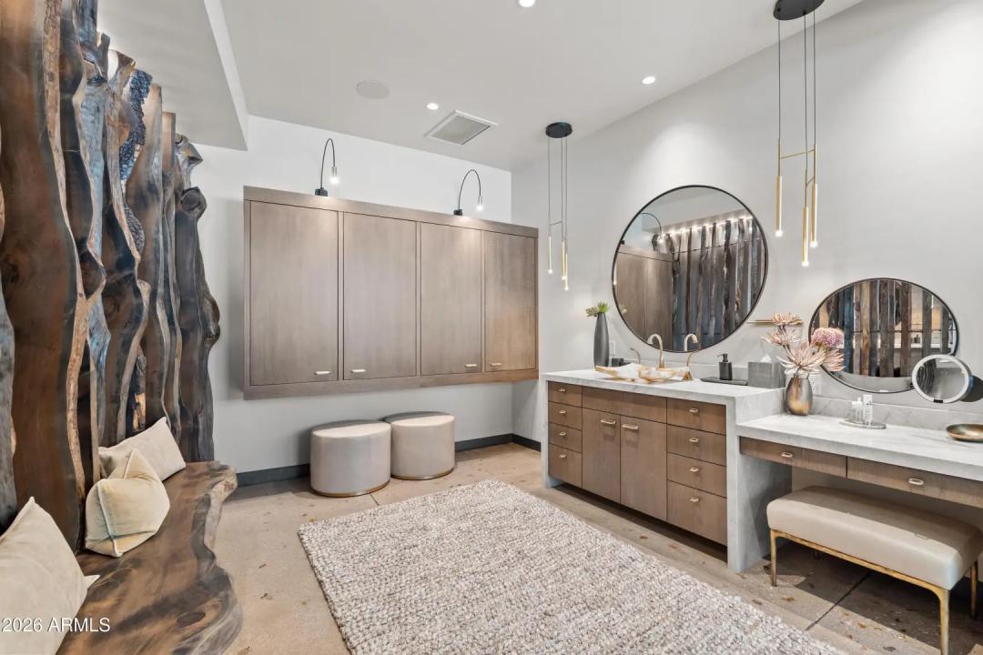 Real Estate Picture 44