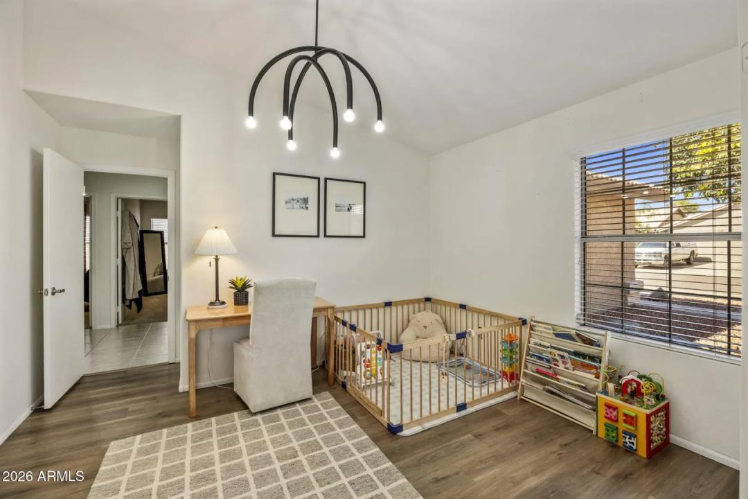 Real Estate Picture 5