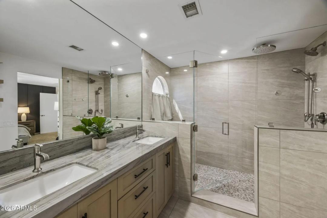 Real Estate Picture 13