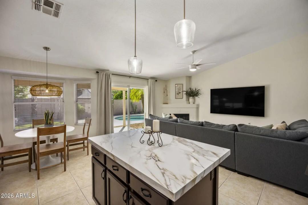 Real Estate Picture 8